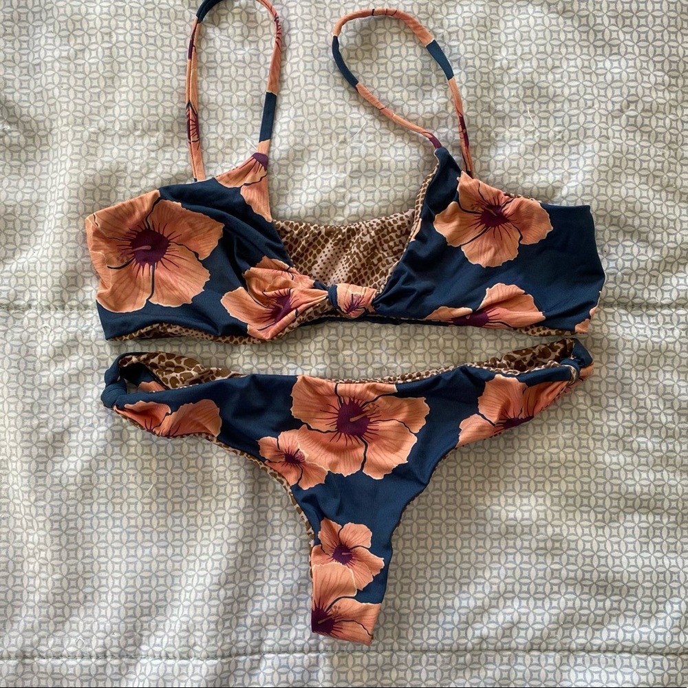 Acacia Hibiscus TOP ONLY